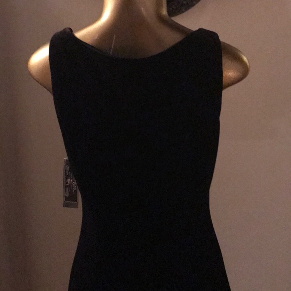 🌹STAPLE MIDI BLACK VELVET DRESS🌹 - Picture 6 of 7